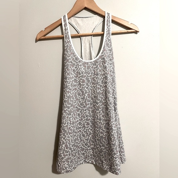 LIKE NEW Lululemon SeaWheeze 2015 Cool Racerback - Picture 2 of 4